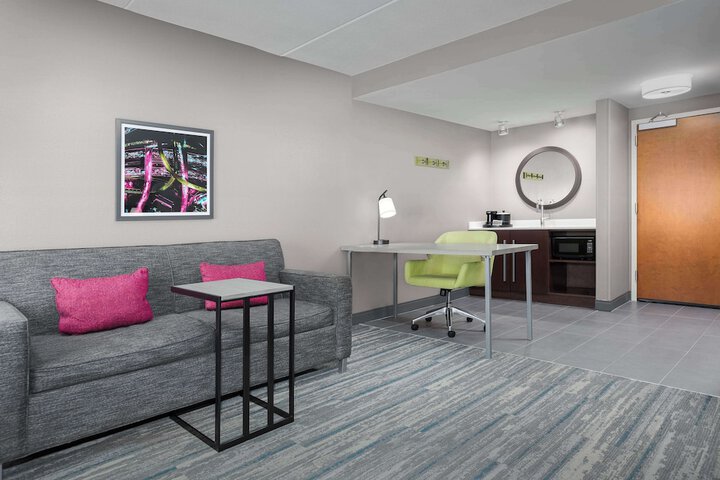 Hampton Inn & Suites ATL-Six Flags