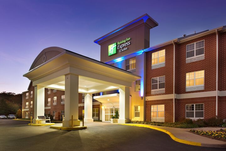 Holiday Inn Express and Suites Manassas by IHG