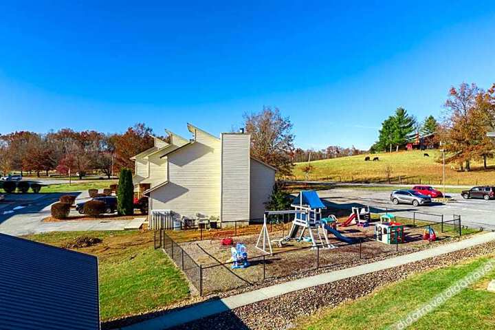 Crown Resorts at Lake Tansi West