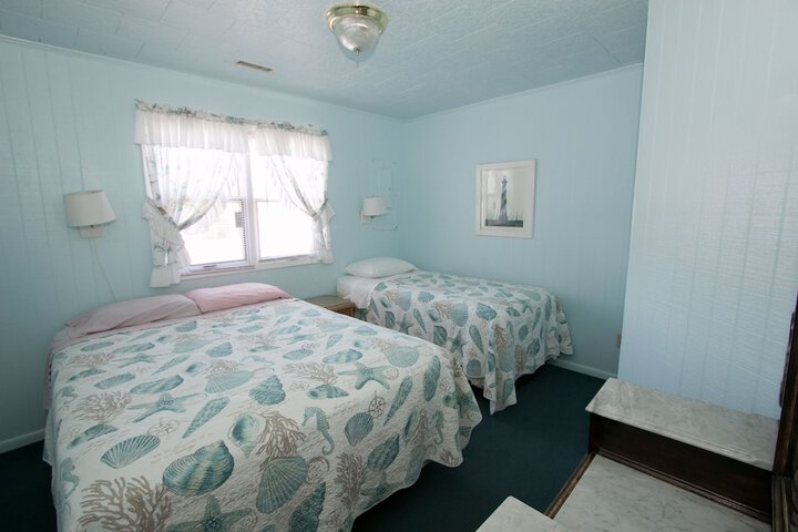 Room 143 of 199