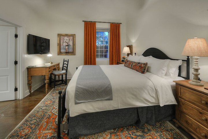 Room 25 of 59