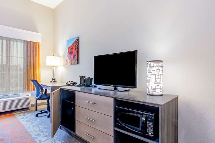 Room 17 of 30