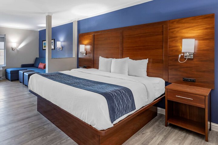 Room 18 of 32