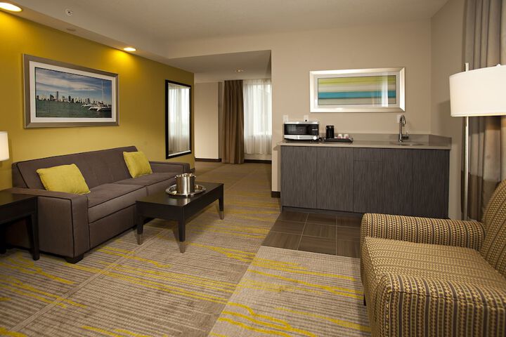 Room 25 of 48