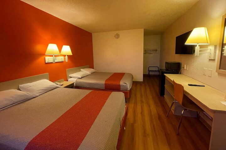 Room 14 of 17