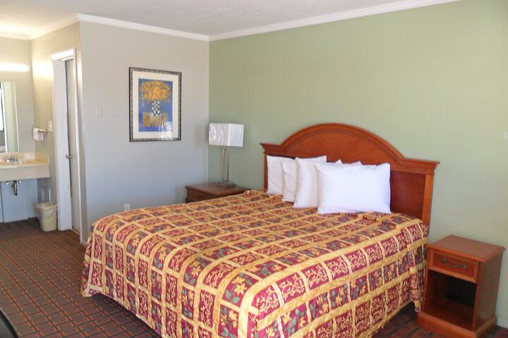 Room 15 of 41