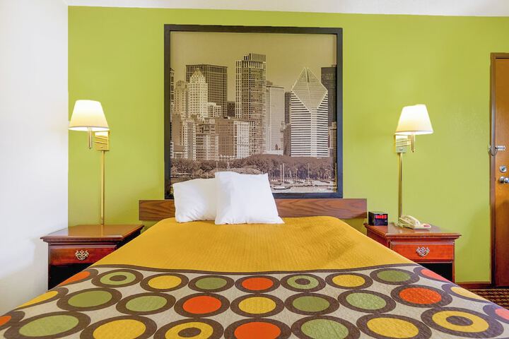 Room 37 of 61