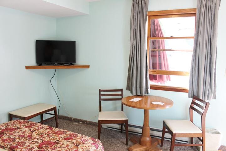Room 19 of 35