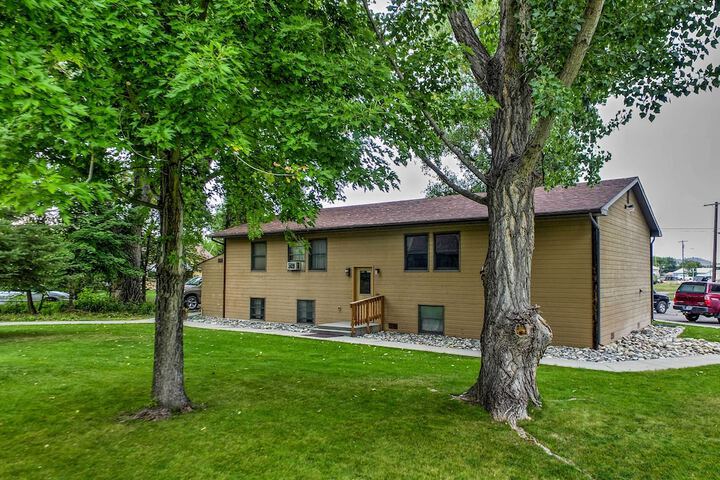 Cozy Anglers Apt - Steps to Trout Fishing River!