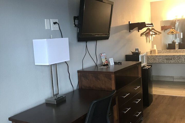 Room 51 of 69
