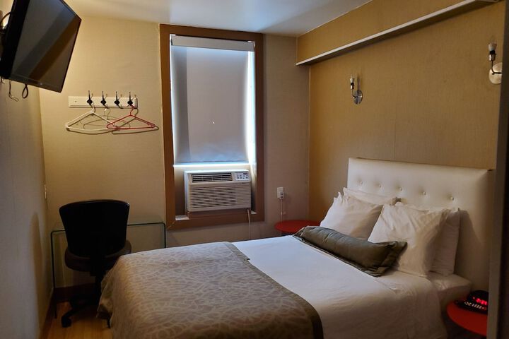 Room 45 of 68