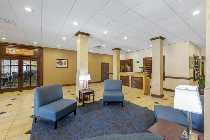 Hotel Interior 4 of 32