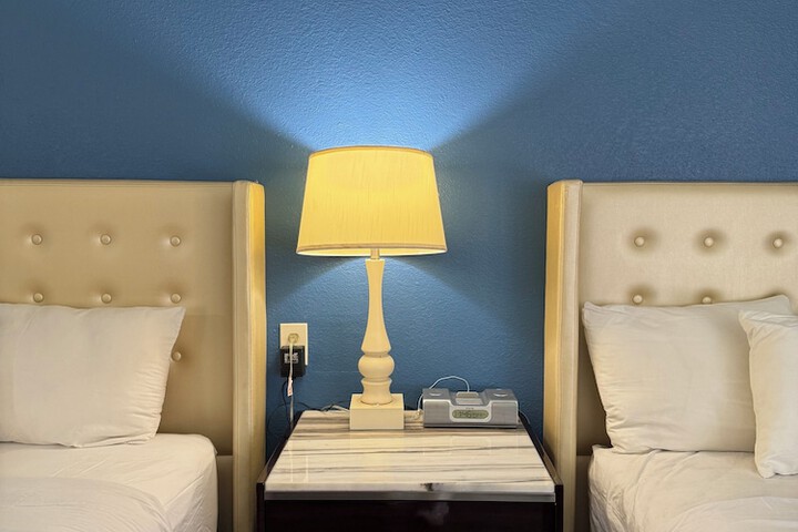 Room 14 of 40