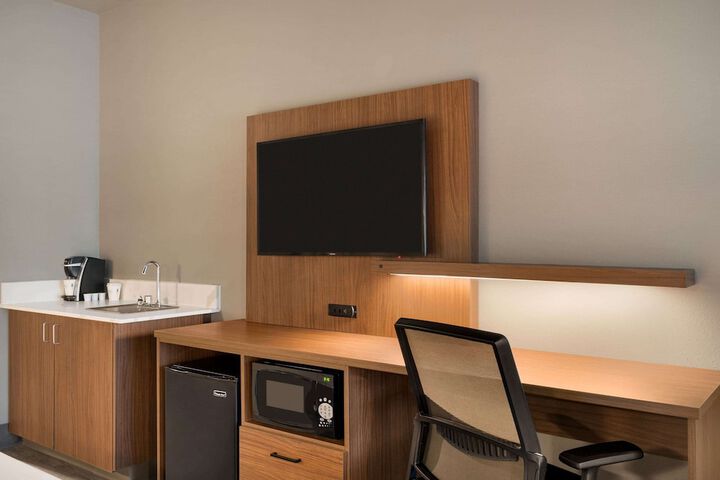 La Quinta Inn & Suites by Wyndham Springfield