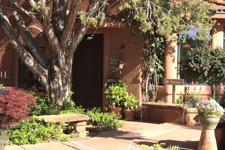 Hotel 5 of 285