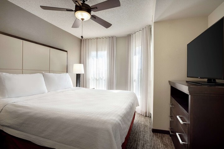 Room 16 of 35