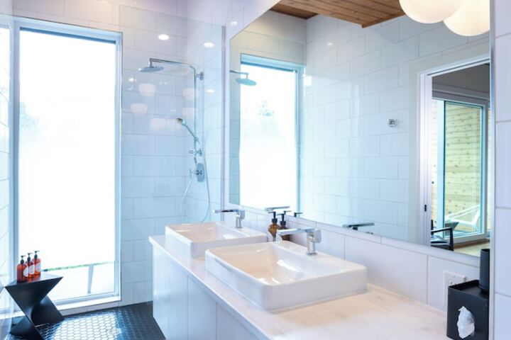 Duffin Cove Oceanfront Lodging