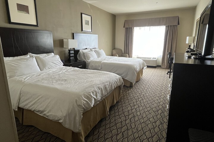 Room 8 of 34