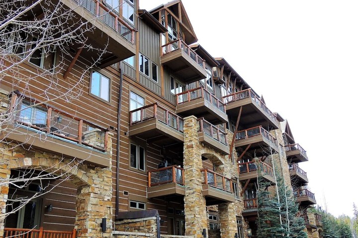 Premier 2 Bedroom Ski in Ski out Vacation Rental at the Timbers With the Best Access to Skiing in Keystone