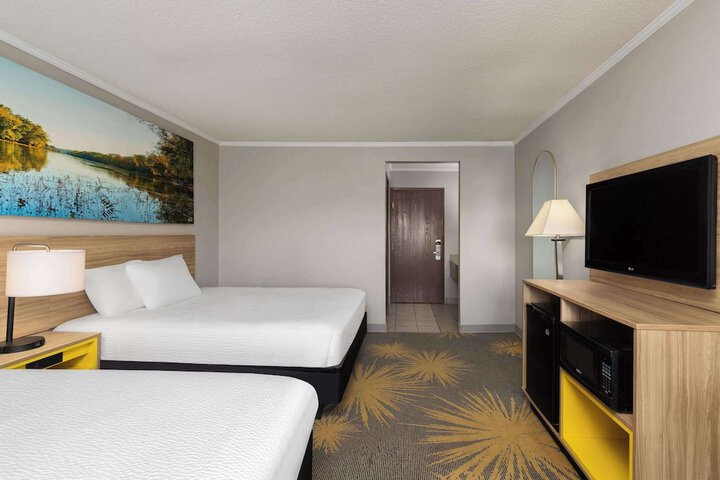 Room 53 of 66