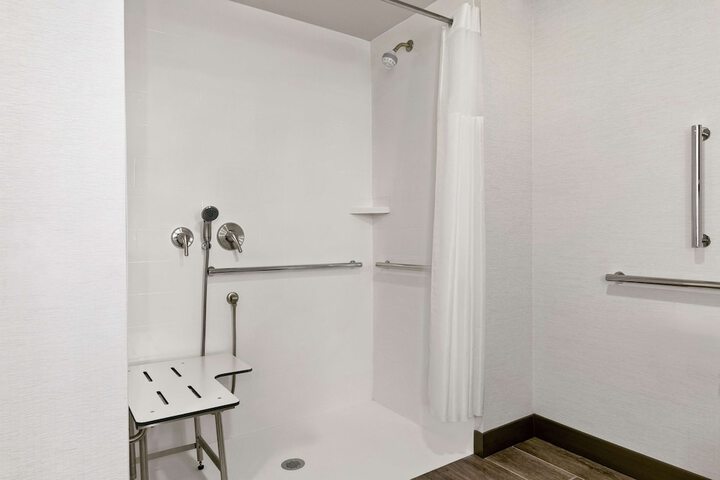Room 28 of 36