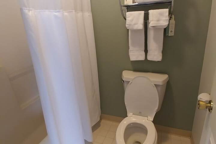 Room 12 of 18