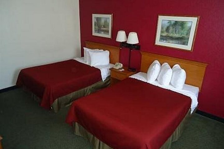 MAGNUSON GRAND HOTEL AND CONFERENCE CENT