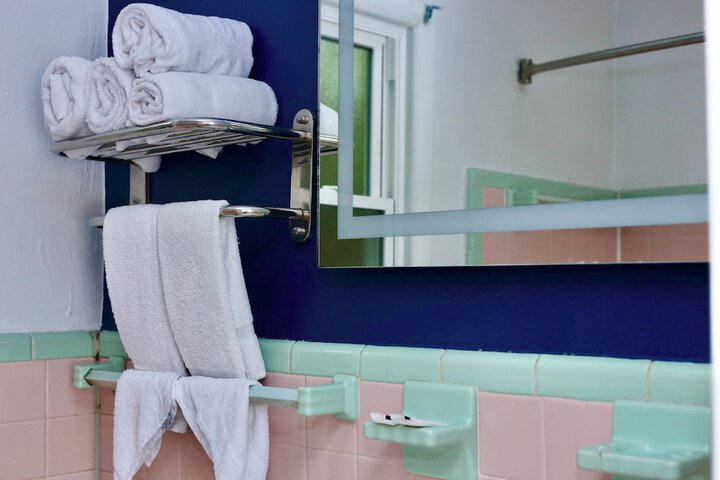 Twi-Lite Inn
