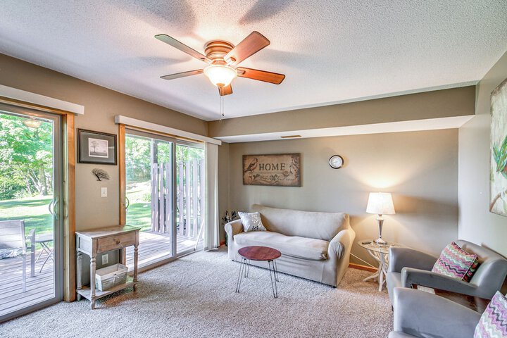 Beach & Lake Access: Brainerd Townhome