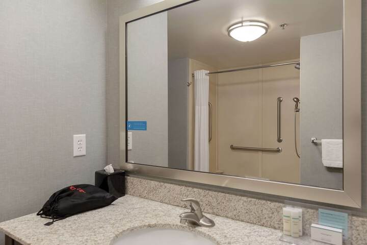 Room 14 of 33