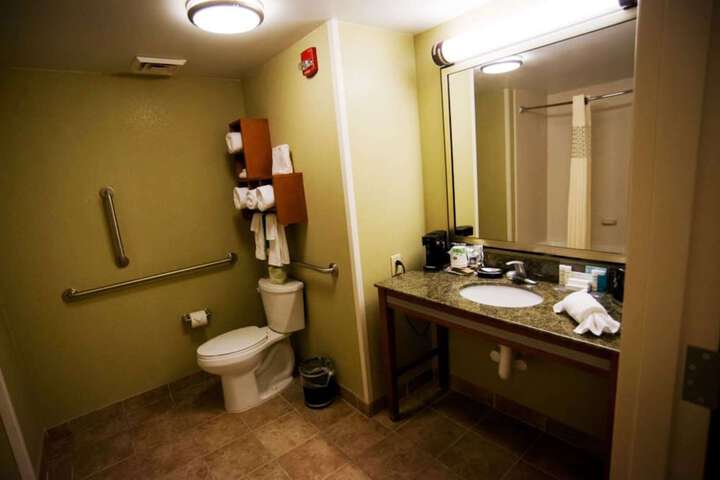 Room 17 of 48