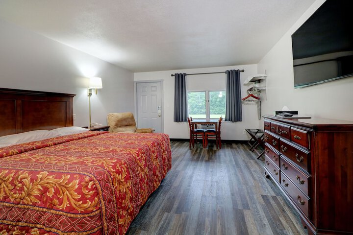 Room 35 of 59
