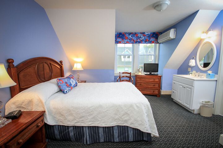 Room 27 of 70