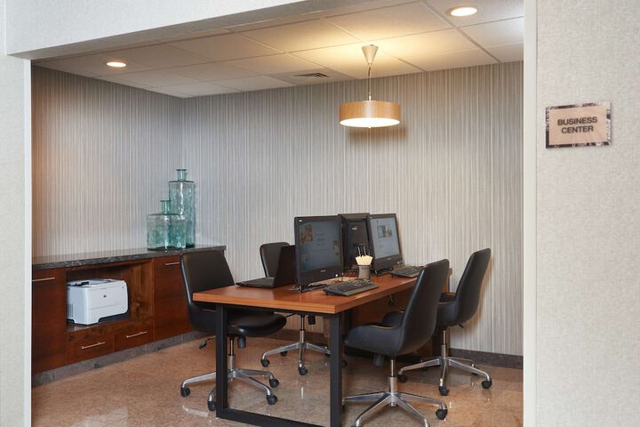DoubleTree by Hilton Fresno Convention Center