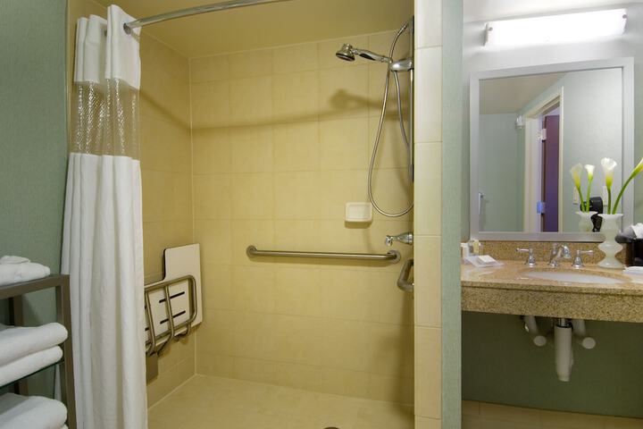 Room 15 of 68