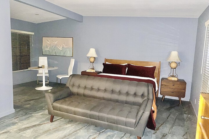 Room 51 of 85