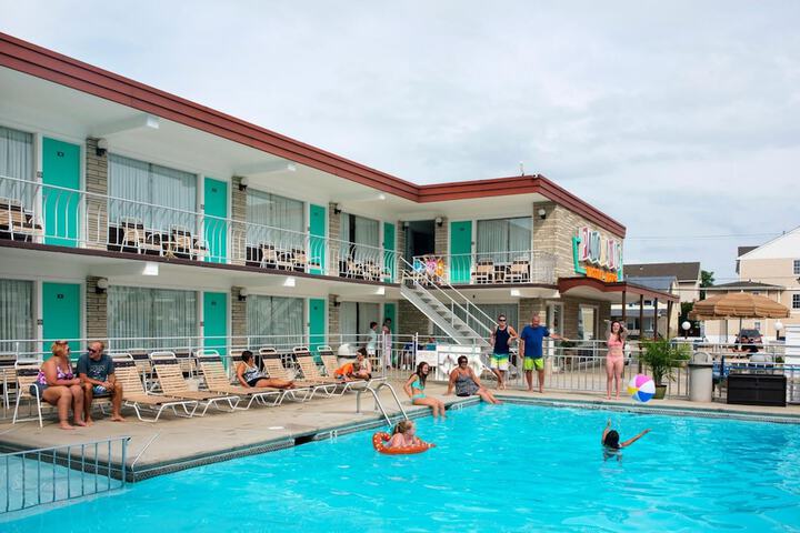 Pool 15 of 50