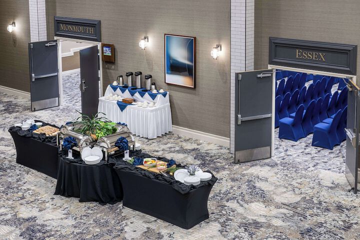 DoubleTree by Hilton Hotel Newark Airport