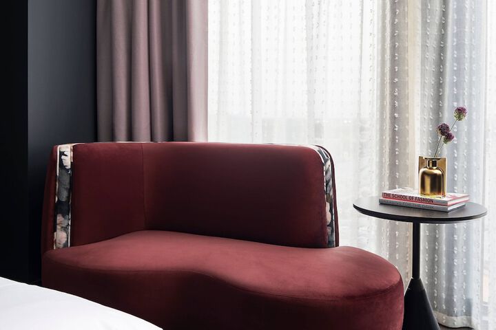 Renaissance Milwaukee West Hotel