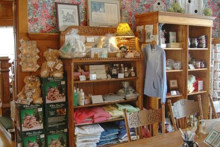 Gift Shop 84 of 100