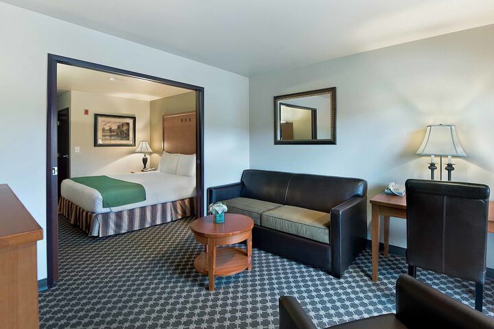 Oxford Suites Yakima