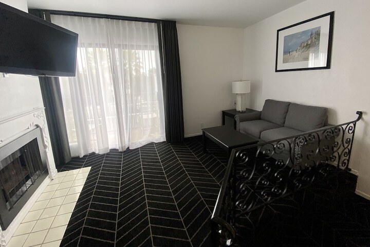 Room 47 of 72