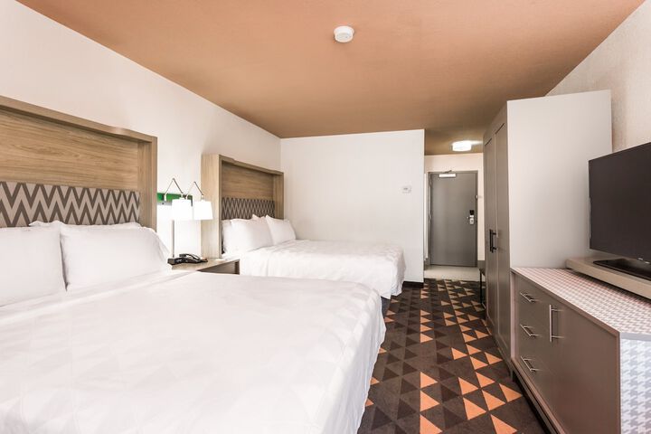 Room 20 of 28