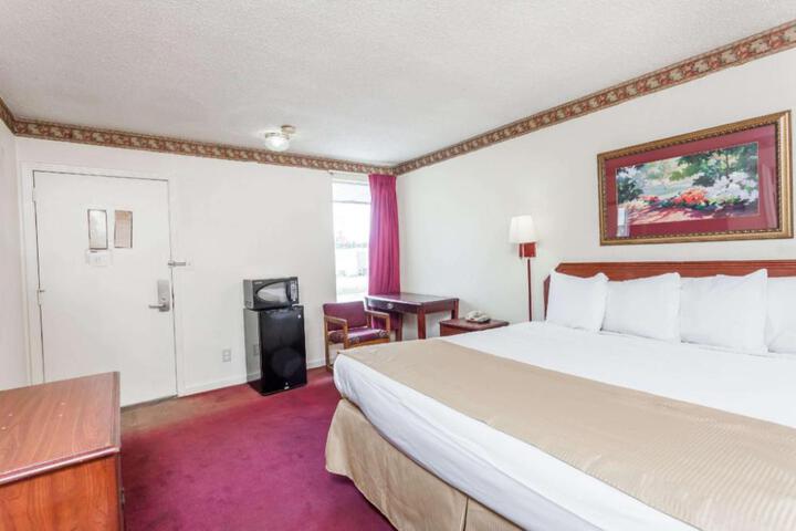 Knights Inn Hurricane Mills