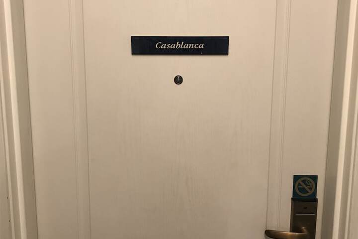 Room 37 of 151