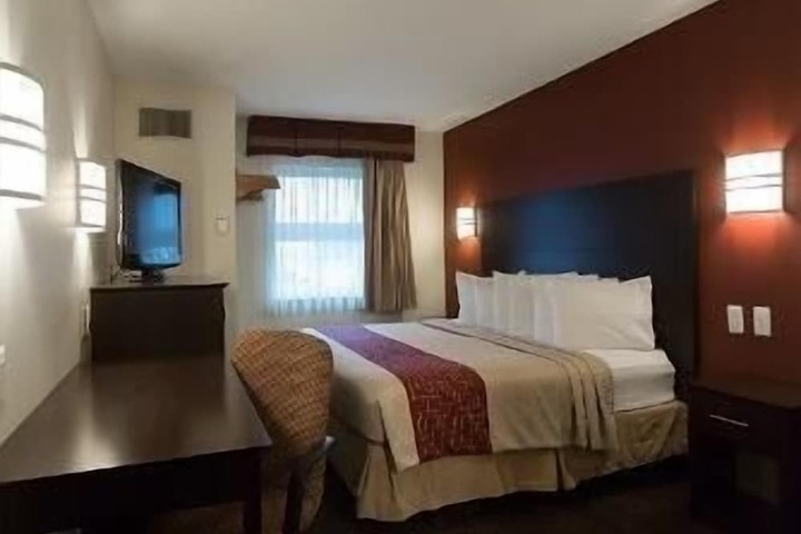 Room 12 of 18