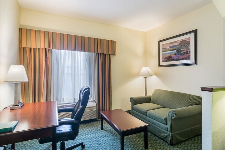 Room 16 of 42