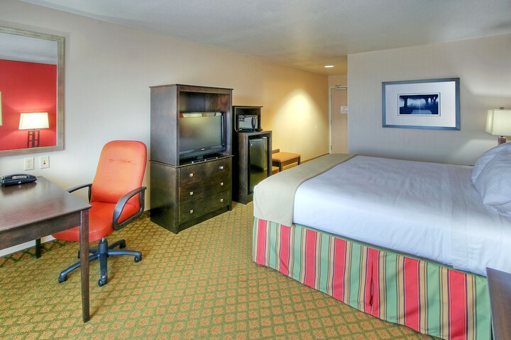 Room 17 of 32