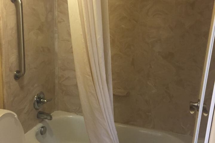 Room 40 of 48