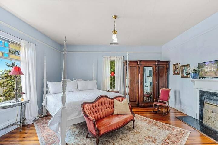 Room 40 of 65
